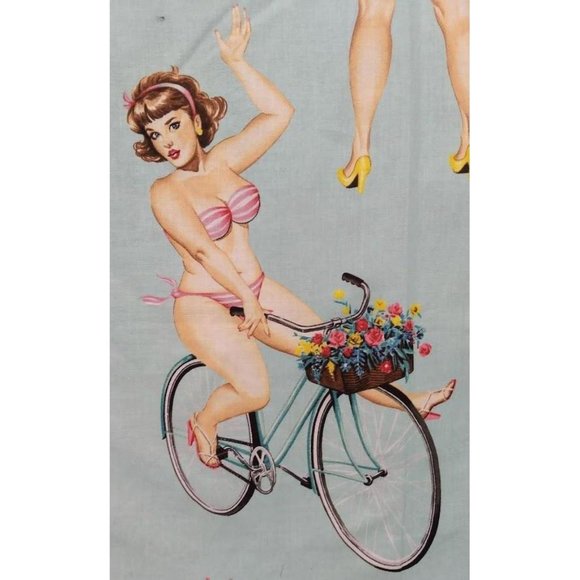 Pinup Throw - Picture 6 of 6